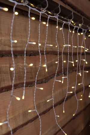 100 FIT & FORGET BATTERY OPERATED WARM WHITE ICICLE LIGHTS - image 2
