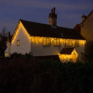 15M Warm White Snowing Icicles 720 Leds