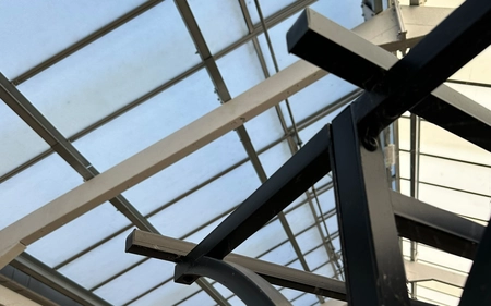 FLAT TOP GARDEN ARCH WITH FINIALS BLK - image 10