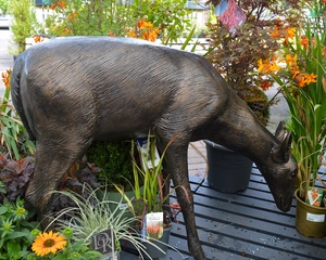 GRAZING DOE METAL ORNAMENT - image 1