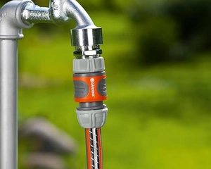 HOSE CONNECTOR
