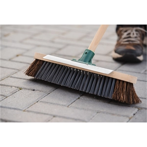 Gardener's Mate Mixed Broom & Scraper FSC
